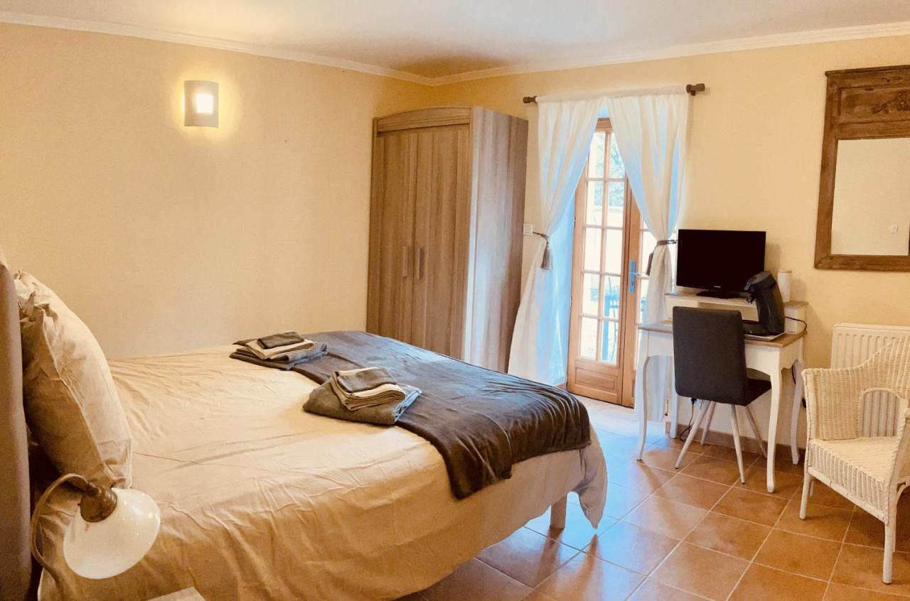 Le Domaine De Camberoux Gite Bressac Extérieur photo